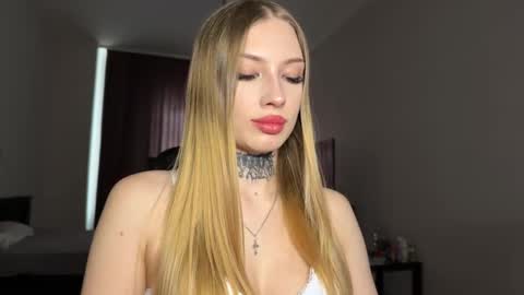 Streis  open pvt online show from February 25, 11:20 am