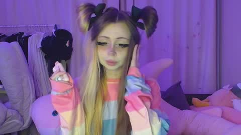 Sue online show from April 12, 8:22 pm