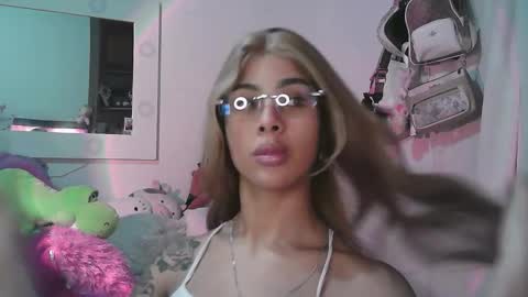 summer 09 online show from December 20, 3:32 am