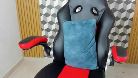 summer_______ online show from October 25, 5:04 am