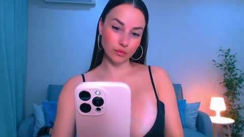 Christina online show from April 9, 7:08 pm