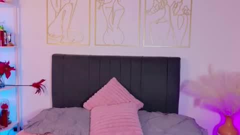 OnlyFans summer holiday online show from December 14, 11:49 am