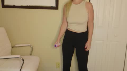 Amber online show from April 6, 6:42 pm