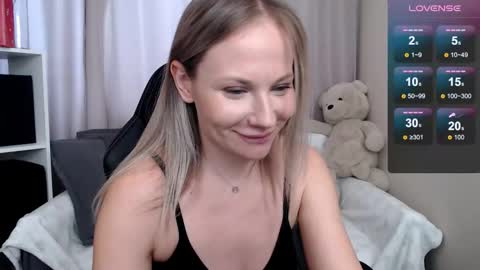 Naomi online show from February 21, 8:15 am