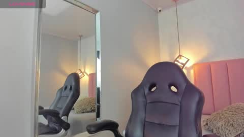  S U N N Y online show from February 18, 12:26 pm