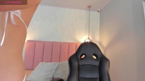  S U N N Y online show from October 27, 12:33 pm