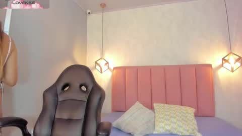  S U N N Y online show from November 6, 12:33 pm