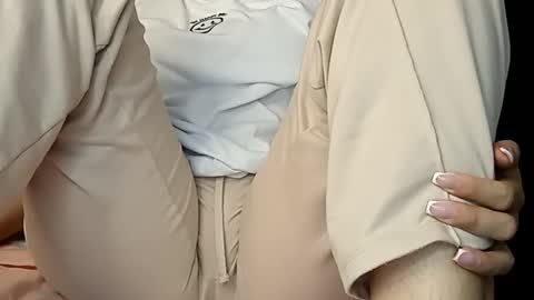 Annie online show from February 19, 11:04 pm