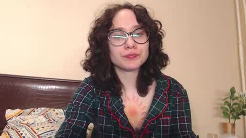 Hella online show from February 9, 11:36 pm