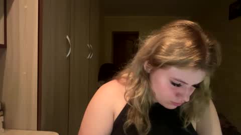 sunshinyflash online show from March 12, 5:04 pm