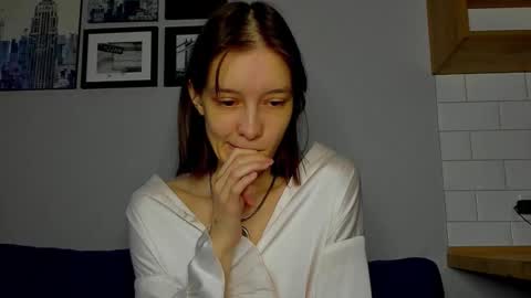 Una online show from November 21, 4:14 am