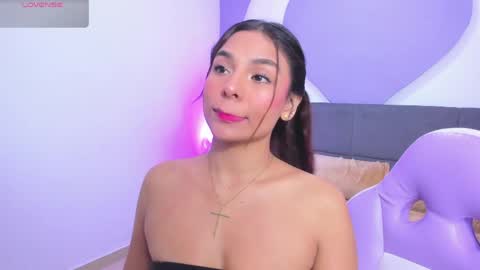 sussy_sweet4u online show from April 9, 10:20 am