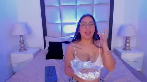 sussyfoxx_ online show from February 9, 1:13 pm