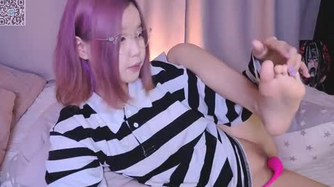 Sua online show from May 10, 4:53 pm