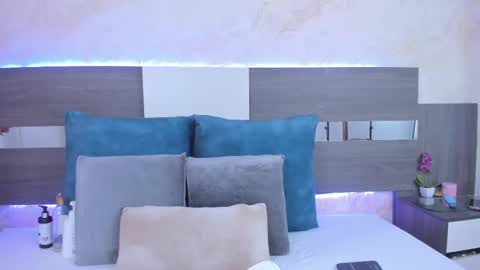 Susan  online show from February 9, 4:50 pm