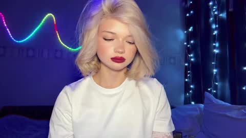 Stacy online show from April 16, 9:39 pm