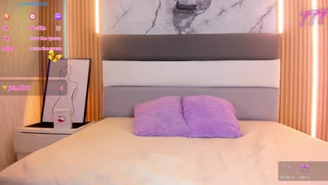 S U Z E T  online show from March 3, 7:53 pm