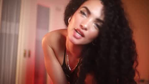 suzysuza online show from October 18, 3:15 pm