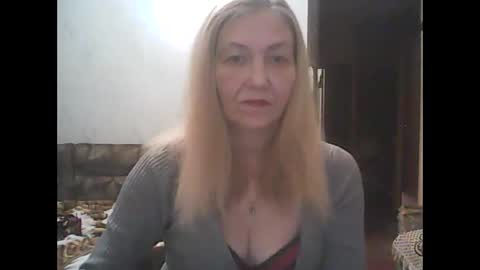 sweet4blonde609 online show from December 3, 2:49 pm
