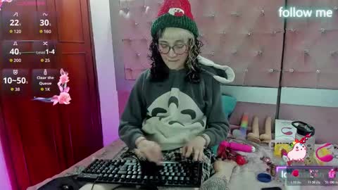  emmili  online show from December 17, 12:31 pm