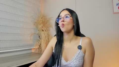 Sweet Obsession online show from August 5, 8:15 pm
