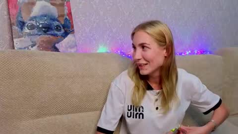 sweet_pixie__ online show from July 8, 10:17 am