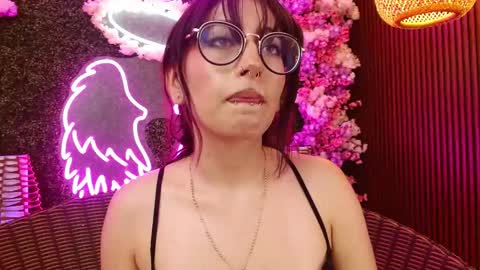 Roxanee online show from March 15, 11:51 pm