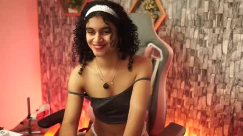 Salom independent model online show from March 12, 9:39 pm