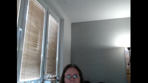 Sweetboobs85h online show from April 15, 9:10 am