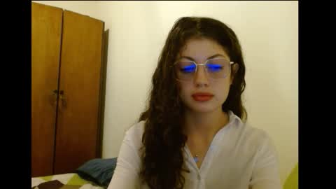 sweetcalm_ online show from February 3, 9:51 pm