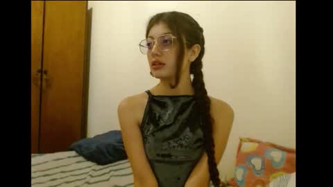 sweetcalm_ online show from February 17, 4:01 am