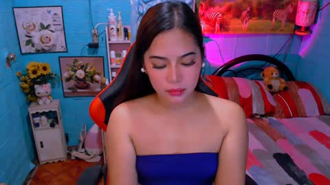 Nicole online show from January 28, 2:11 am