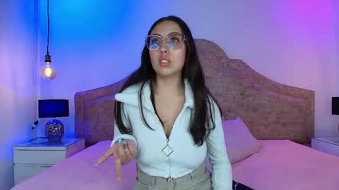 sweetlyundone online show from May 19, 8:05 pm