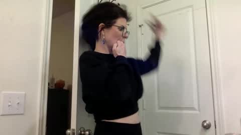 sweetriddance online show from April 22, 1:02 am