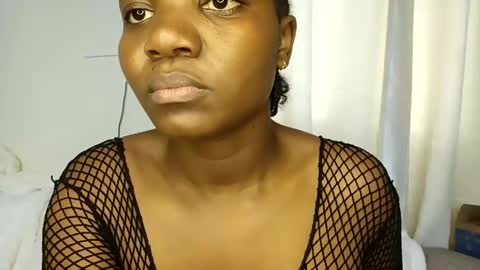 sweetsonia2000 online show from March 8, 1:04 pm