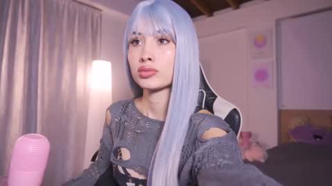 Cat independent model  online show from October 2, 2:27 am