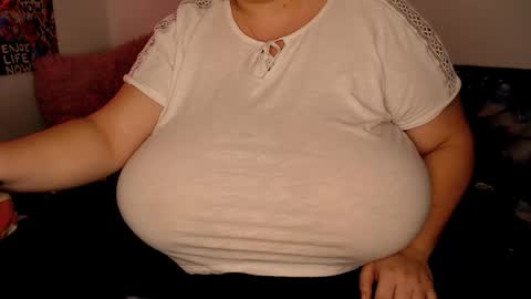 Maya online show from November 19, 4:18 pm