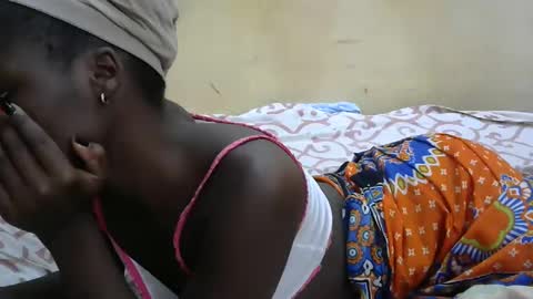 sweetvallerie online show from February 17, 7:14 am