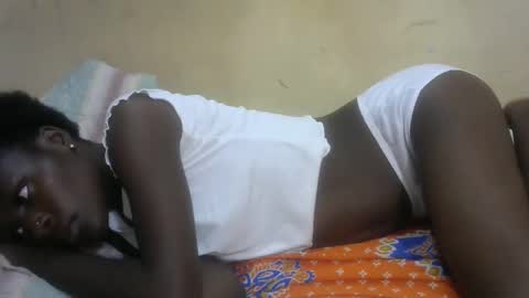 sweetvallerie online show from March 3, 7:03 pm