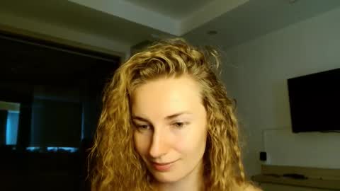 sweety_fruits online show from February 18, 5:06 am