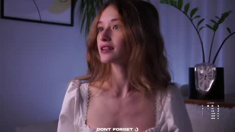 Mia online show from September 12, 2:01 am