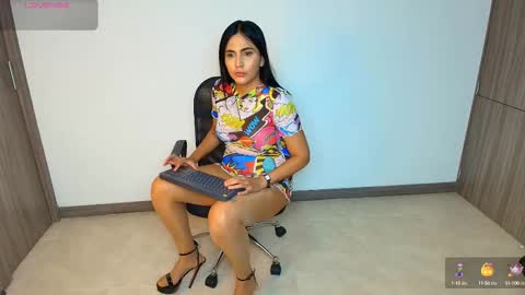 talianaprada_ online show from October 15, 1:41 am