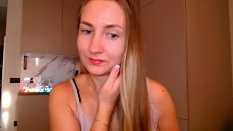  Kira  online show from December 5, 9:21 am