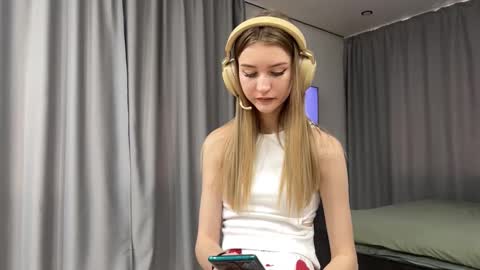 Melissa online show from March 29, 8:46 am