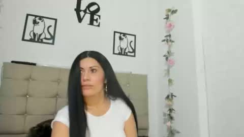 tania online show from February 5, 7:06 pm