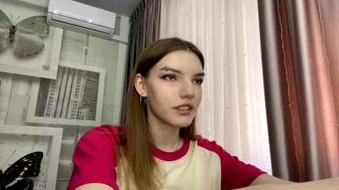 Mia online show from March 1, 9:31 am