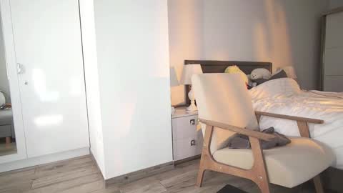 RHEA  pronanciation like Reya   online show from October 30, 9:44 am