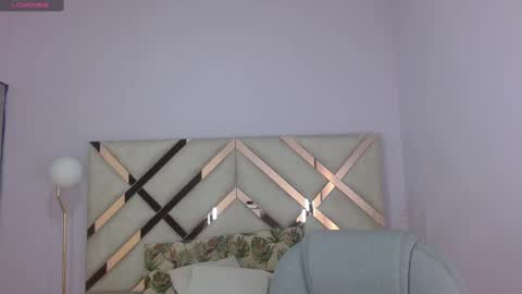 Tati Saldarriaga online show from November 18, 7:26 pm