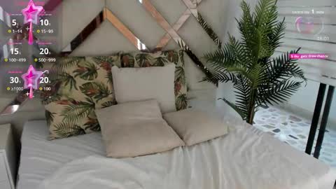 Tati Saldarriaga online show from October 14, 9:28 pm