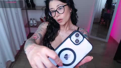 High Mami  online show from May 8, 5:43 am